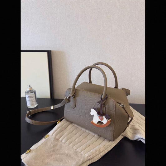 ARKBAG 2025 New Bowling Bag Women's Full Grain Leather Tote Crossbody Bag Minimalist Top Handle Bag Luxury Designer Purse（ARKBAG简约手提包2025新款保龄球包高级感头层牛皮托特包女斜挎包）